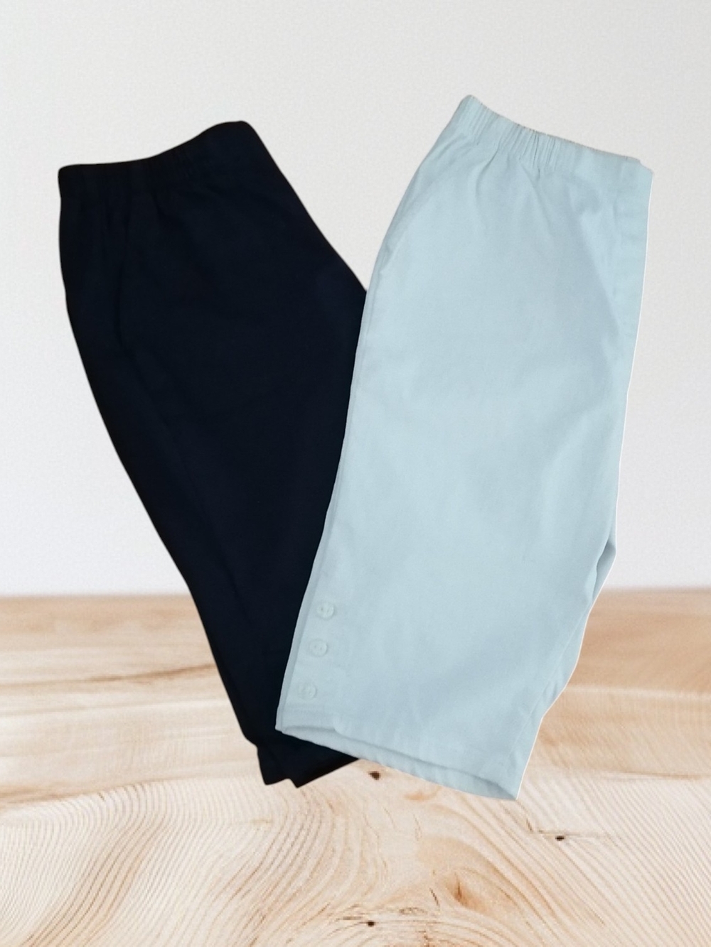 2 Bermuda Shorts for 18$